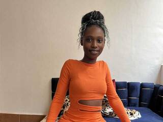 Еротичен видео чат Melaninebonyxxx