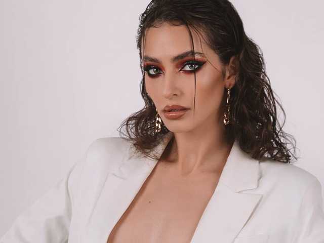 Снимка на профила Mia-Adams