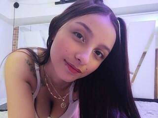 Еротичен видео чат Mia-Brown