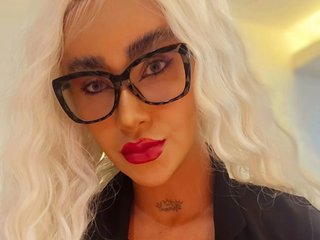 Еротичен видео чат MiaBrunette