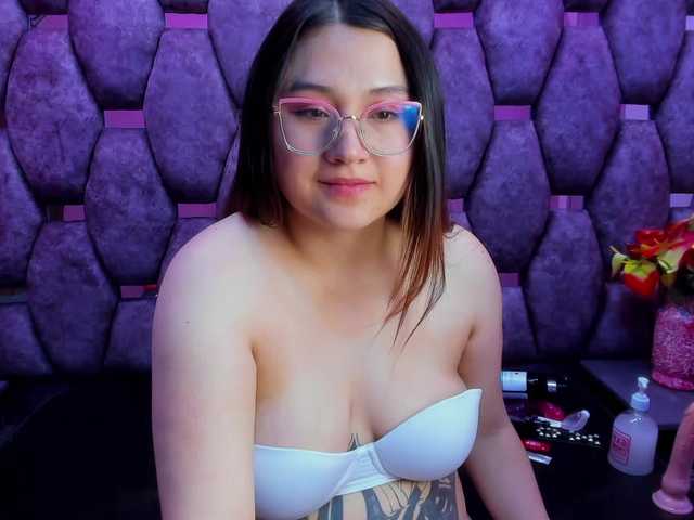 Екранни снимки на излъчване MiaHarvey