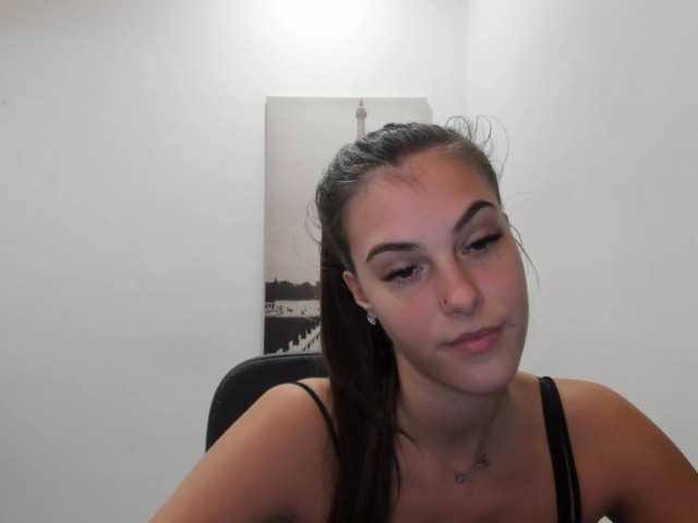 Екранни снимки на излъчване MiaKhalid