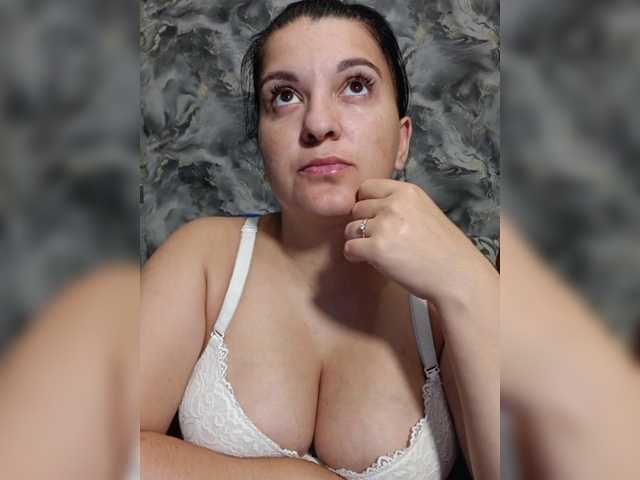 Екранни снимки на излъчване MIALovexXx