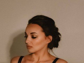 Еротичен видео чат Miki-Milash