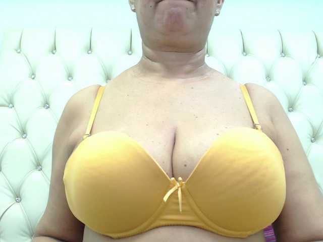 Снимки MilfPleasure1 50 tits .. 100 open pussy im flexible .. 65 anal ... 200 naked and play with toy