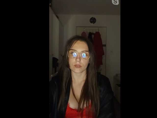 Екранни снимки на излъчване MiraBOMB