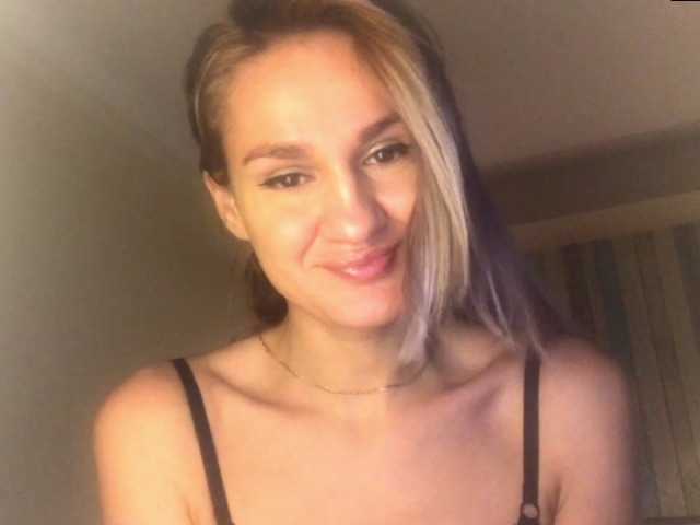 Снимки Mirellia Looking for a sexy girl;)? well join up then;)