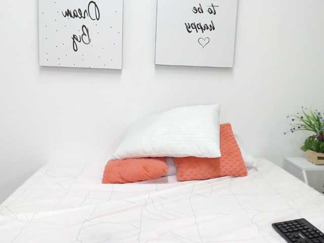 Екранни снимки на излъчване MishellCopper