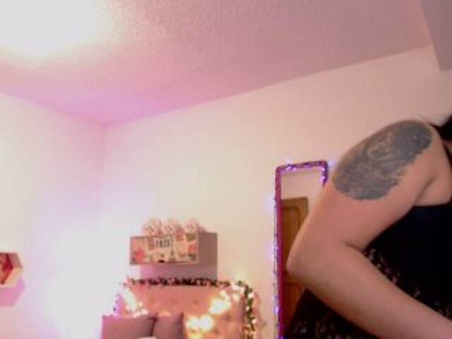 Екранни снимки на излъчване Miss-Bonnie