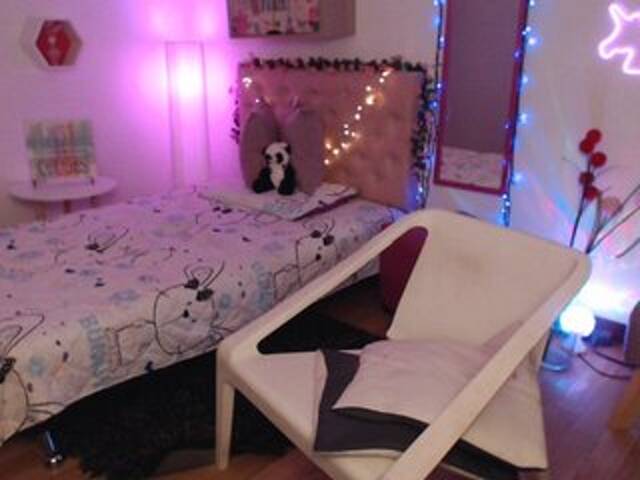 Екранни снимки на излъчване Miss-Bonnie