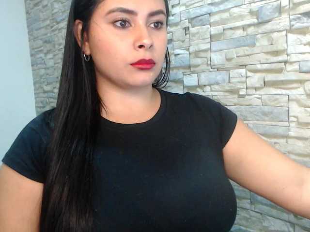 Екранни снимки на излъчване miss-daniela