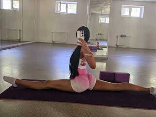 Еротичен видео чат Liana-fit8