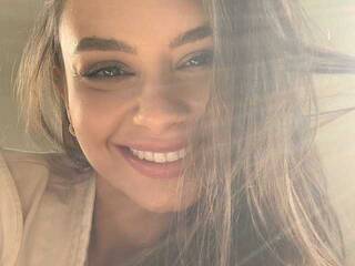 Еротичен видео чат Miss-Medison