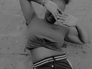 Еротичен видео чат Missbee1