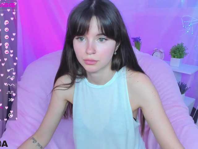 Снимки MiyaEvans ❤️❤️❤️Hey! I am New! Ready to play with you-My goal: Get Naked/2222 tokens/❤️❤️❤️ #new #feet #18 #natural #brunette [none]