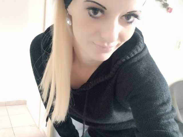 Снимка на профила MoaningKitty23