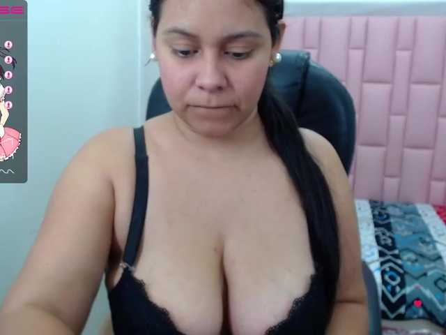 Снимки MollyPatrick2 "guys Happy Day❤❤.tip 999 tk give me your love on this beautiful day #squirt #bigtits #bigboobs #hardnipples #bbw #latina #natural"
