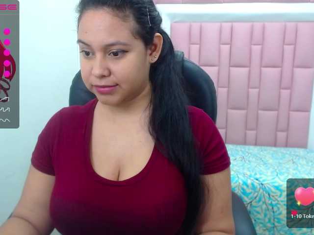 Снимки MollyPatrick2 "guys Happy Day❤❤.tip 999 tk give me your love on this beautiful day #squirt #bigtits #bigboobs #hardnipples #bbw #latina #natural"
