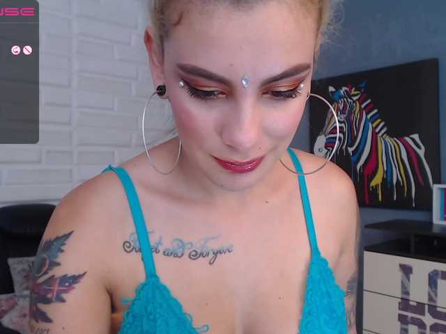 Снимки MollyReedX ♠ Pin up girl ready to have fun today ♠ ♥♥ Fingering for 120 ♥ Spank my Pussy daddy!!!