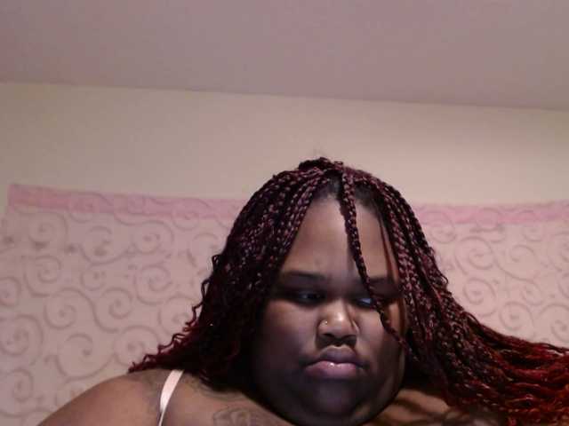 Екранни снимки на излъчване Molushyy