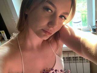 Еротичен видео чат moni-cartier