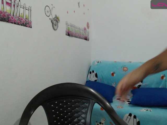 Екранни снимки на излъчване monica-squirt