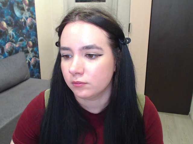 Екранни снимки на излъчване MonicaBrownie