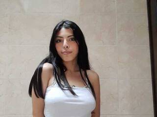 Еротичен видео чат MoonCollins