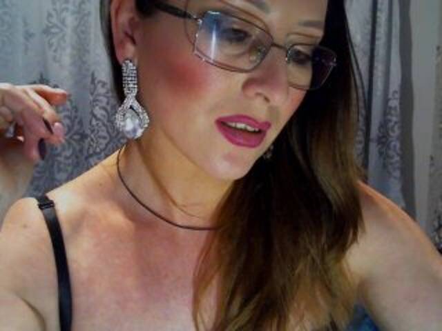 Екранни снимки на излъчване moonQueen