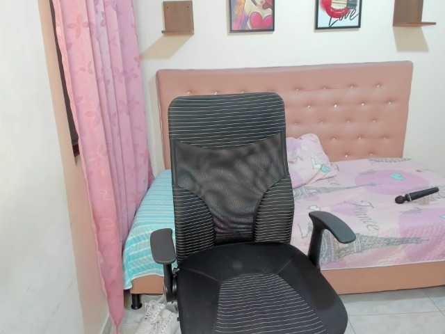 Екранни снимки на излъчване More-hot