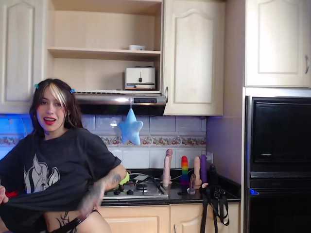 Снимки MorganAndEmma Morgan is so horny today, she in the College her pussy make her Crazy.... We can make her Squirt soon