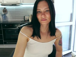 Екранни снимки на излъчване MsLatikaX