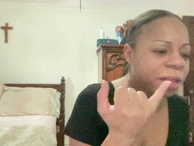 Екранни снимки на излъчване MyaMichelle