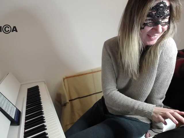 Екранни снимки на излъчване PianoGirl