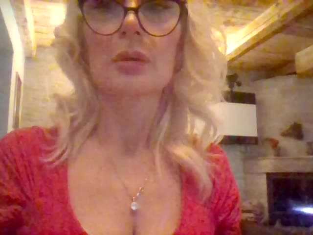 Екранни снимки на излъчване Dixie_Sutton