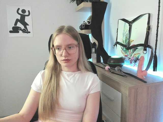 Екранни снимки на излъчване NancyErotic