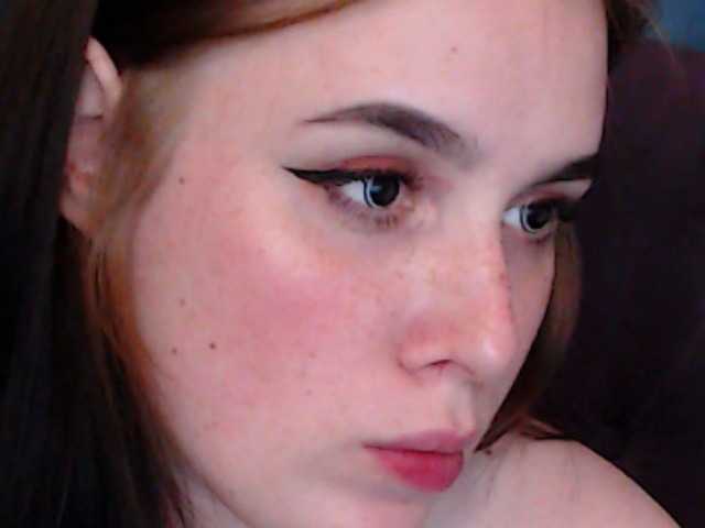 Екранни снимки на излъчване NancyMoone