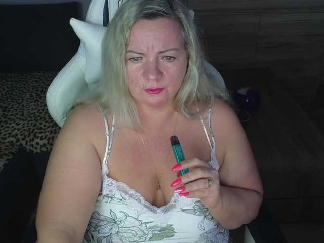 Снимки Natalli888 #mistress#humiliation#findom# bbw#smoking#cuckold#sissy##feet​Prepare ​your ​hard ​earned ​money!!!!!