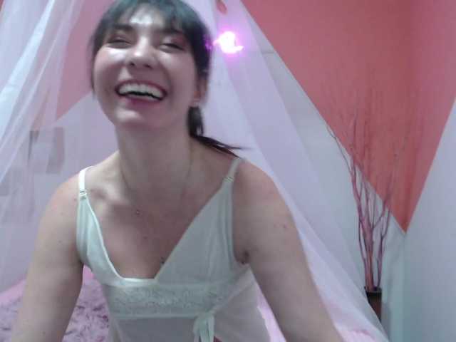 Снимки Natasha-Quinn Welcome to my room! I am new here and I would like you to accompany me and we have fun together, I hope! #New #Latina # Sexy♥