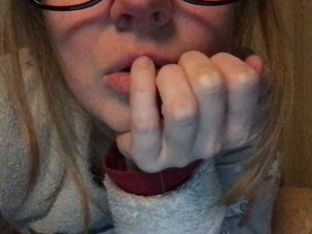 Екранни снимки на излъчване naturalblonde