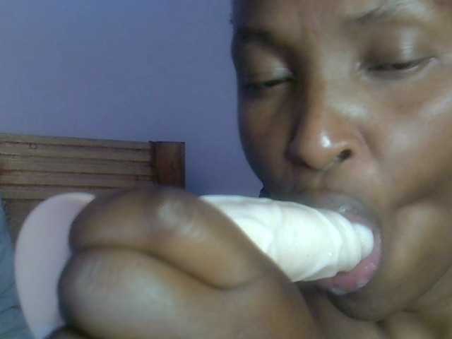 Екранни снимки на излъчване Naughtyliby