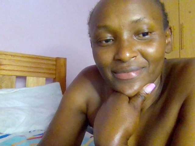 Екранни снимки на излъчване Naughtyliby