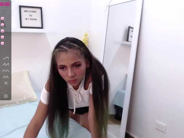 Снимки nayeli7 hi welcome to my room come here play with me