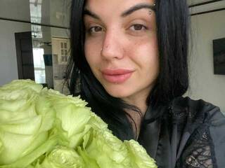 Еротичен видео чат Nemezziida