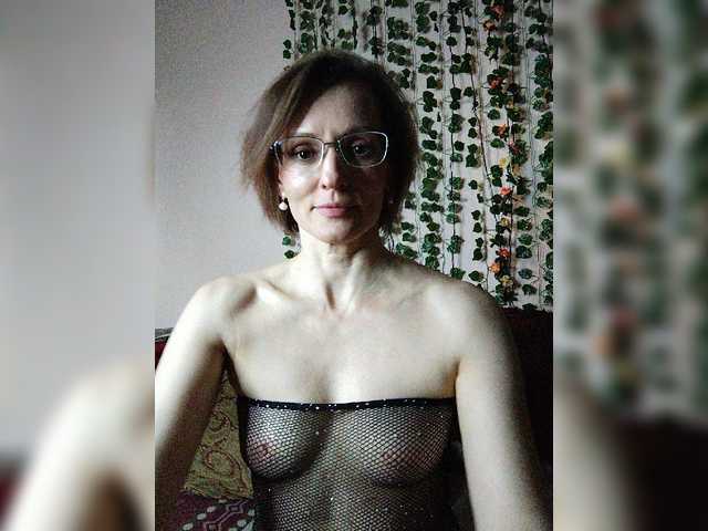 Екранни снимки на излъчване SweetMilfa