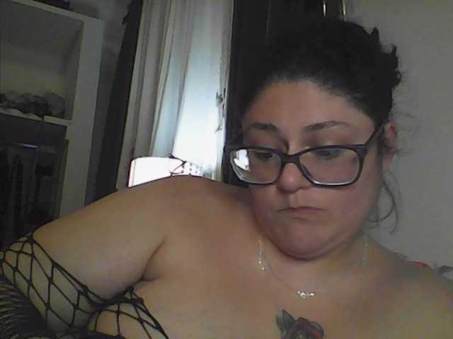 Снимки Maddy_Waters Id like to make new friends so il calling all the dirty pervs i love yall