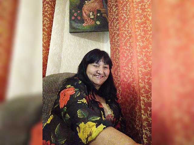 Снимки Nezsbudka hello everyone: friends 5 current, figure 30, chest 50, buttocks 60, stockings to wear 80, this is dressed, you want more private)