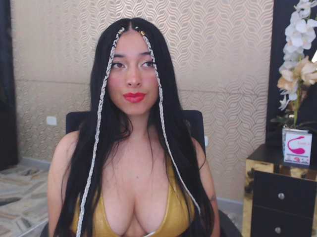 Снимки NicoleCollema hello guys I'm new I would like to masturbate for you