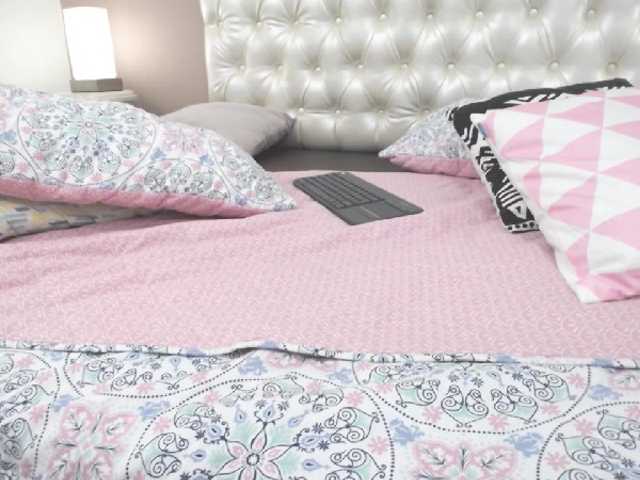 Екранни снимки на излъчване Nicoleex