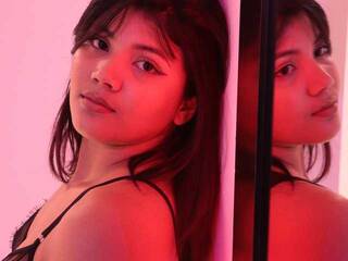 Еротичен видео чат NicoleHills